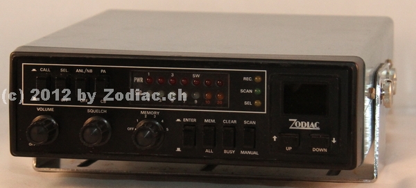 Zodiac Searcher 40
Typ:CB-Gerät
Frequenz:26.965-27.405 MHz
Kanäle:23/40
Modulationsart:AM
Leistung:3,5 Watt
Hergestellt ab: 1979
Sonstiges: die schwedische Version hat nur 23 Kanäle
Schlüsselwörter: Zodiac Searcher 40