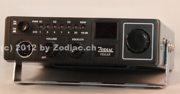 Zodiac Vegas
Typ:CB-Gerät
Frequenz:26.965-27.225 MHz
Kanäle:22
Modulationsart:AM
Leistung:0,5 Watt
Hergestellt ab: 1978
Schlüsselwörter: Zodiac Vegas