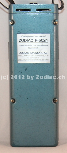 Zodiac P-5024 Rückseite
Typ:CB-Gerät
Frequenz:26.965-27.235 MHz
Modulationsart:AM
Kanäle:23 +11A (CH Version 23 Kanäle)
Leistung:3,5 Watt (CH Version 0,5 Watt)
Hergestellt ab: 1974
Schlüsselwörter: Zodiac P-5024 Rückseite