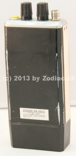 Zodiac PA-182C Rückseite
Typ:VHF-Gerät
Frequenz:146 - 174 MHz
Modulationsart:FM
Kanäle:6
Leistung:1 Watt
Hergestellt ab:19??
Sonstiges:Gab es gegen Aufpreis auch in anderen Farben. z.B.Orange
Schlüsselwörter: Zodiac PA-182C Rückseite