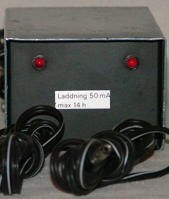 Zodiac BL-403
Batterieladegerät Typ BL 403.
220 V ~ 50 Hz ca. 10 VA
Sek: ca. 24 V
Max. Stromausgang 150 mA
Für fernmeldetechnische Geräte
Schlüsselwörter: Zodiac BL-403