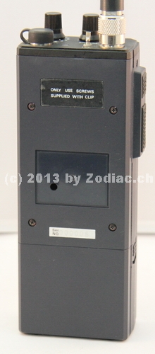 Zodiac P-1000 Rückseite 
Typ:VHF-Gerät
Frequenz:146-174 MHz
Modulationsart:FM
Kanäle: ??
Leistung:1 Watt
Hergestellt ab:19?? ging nie in Serie
Sonstiges:Serienummer 6. Gerät wurde nie produziert. Uns sind nur 2 Geräte bekannt. Beide Geräte sind in unserem Besitz 
Schlüsselwörter: Zodiac P-1000 Rückseite
